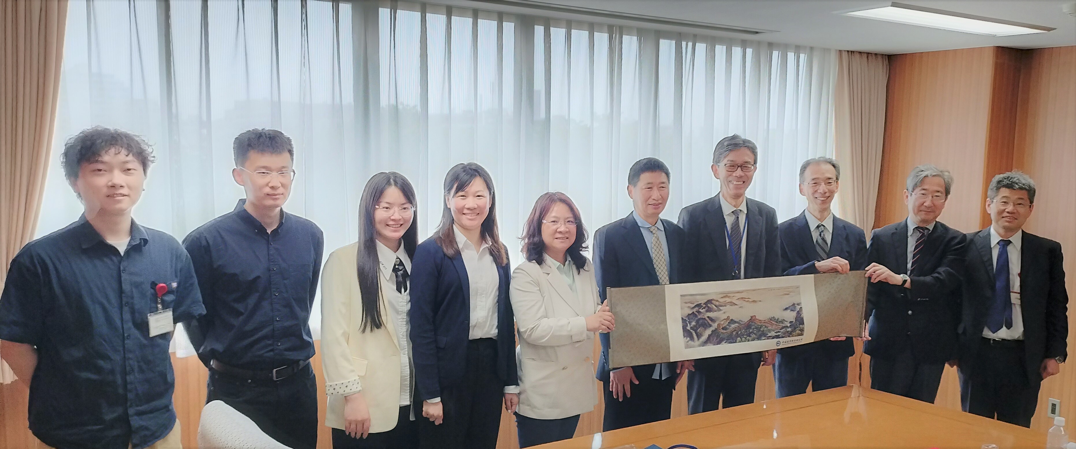 中国教育科学研究院一行と山口理事長ら